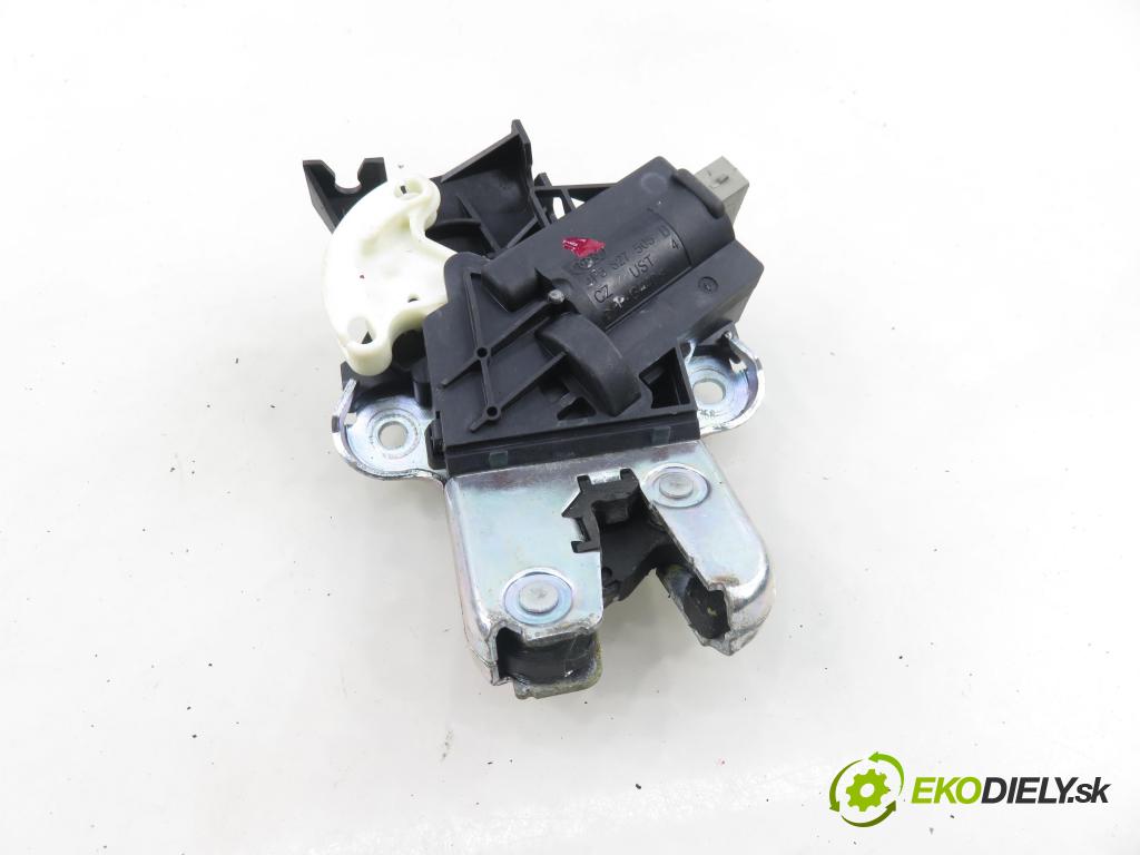 AUDI A5 (8T3) COUPE 2009 140,00 2.7 TDI - CGKA 2698,00 zámok dverí kufor 4F5827505D