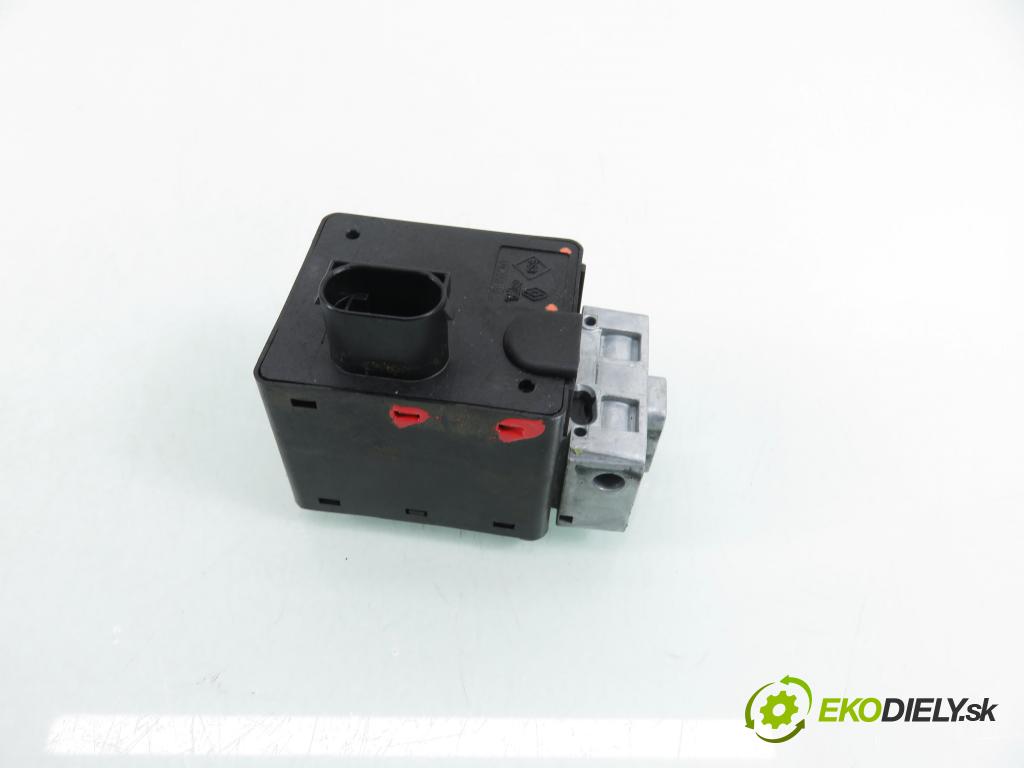 RENAULT GRAND SCENIC II (JM0/1_) MINIVAN 2006 0,00 1.9 dCi (JM15) - F9Q E 804 1870,00 blokáda tyče volantu 8200468515