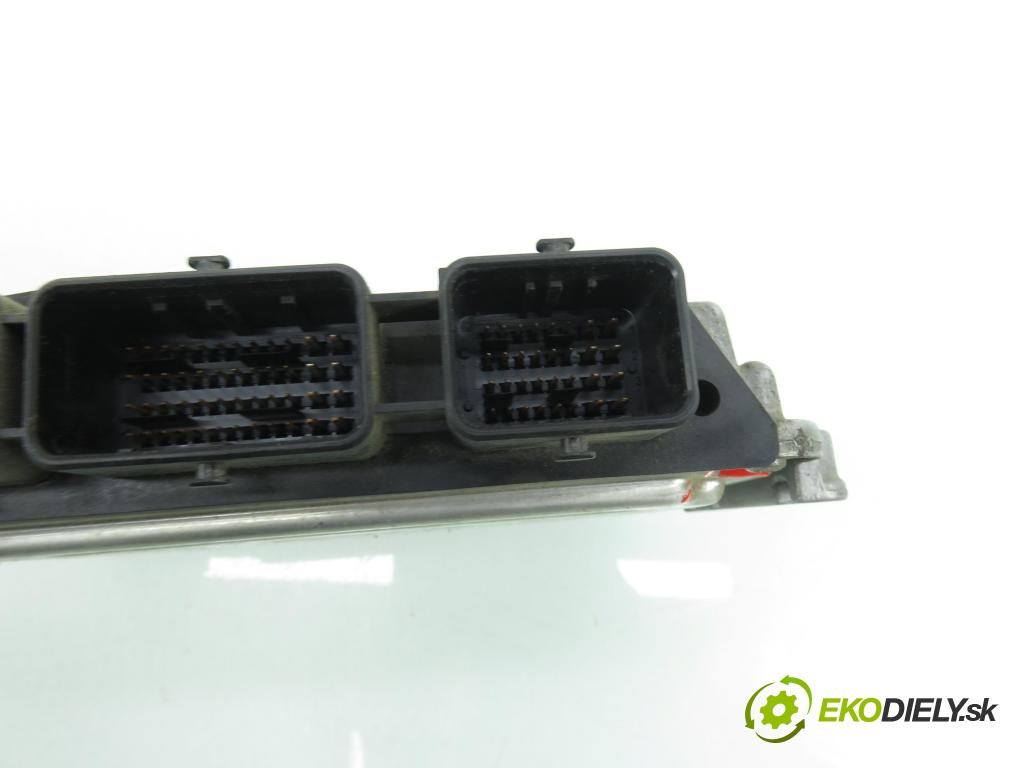 RENAULT GRAND SCENIC II (JM0/1_) MINIVAN 2006 0,00 1.9 dCi (JM15) - F9Q E 804 1870,00 řídící jednotka motora 0281012589 ; 8200527725