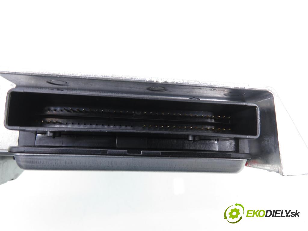 RENAULT GRAND SCENIC II (JM0/1_) MINIVAN 2006 0,00 1.9 dCi (JM15) - F9Q E 804 1870,00 MODUL air BAG 8200411956B