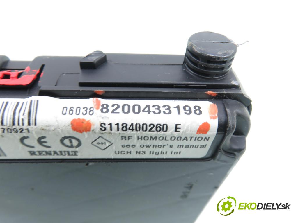 RENAULT GRAND SCENIC II (JM0/1_) MINIVAN 2006 0,00 1.9 dCi (JM15) - F9Q E 804 1870,00 MODUL BSI 8200433198 ; S118400260E