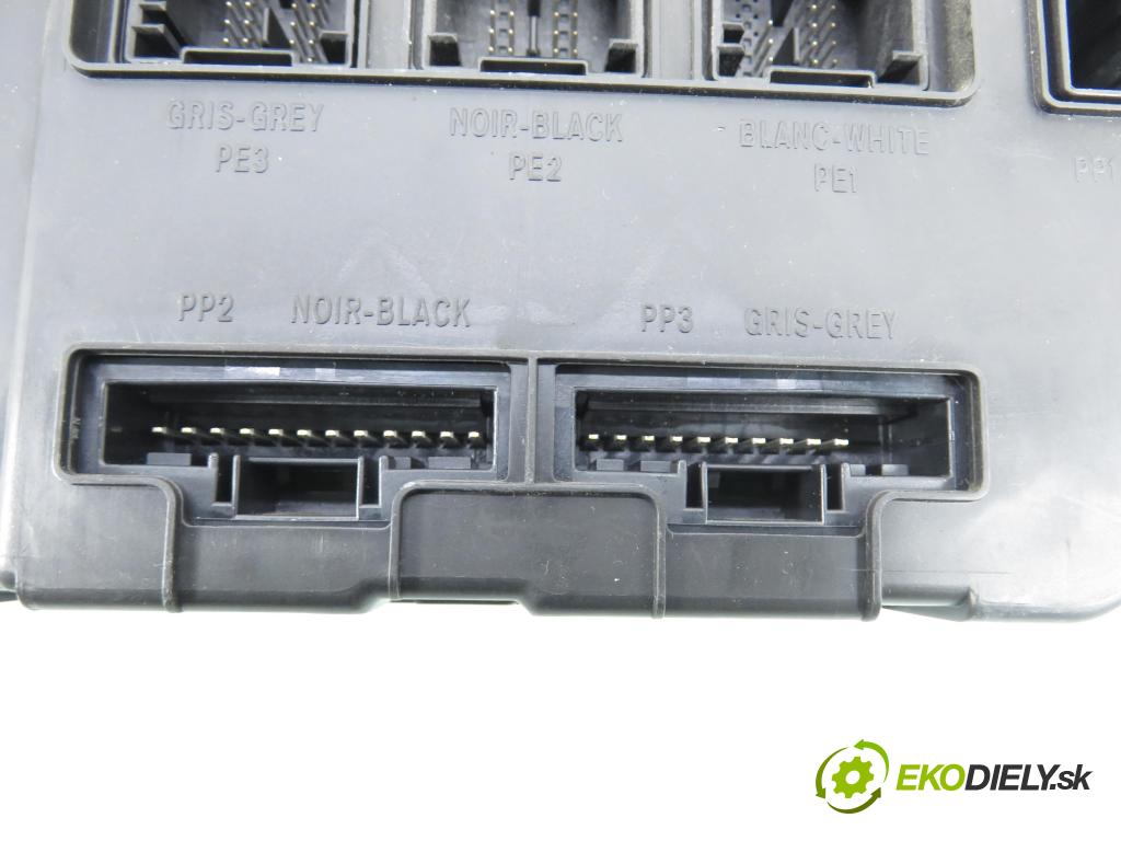 RENAULT GRAND SCENIC II (JM0/1_) MINIVAN 2006 0,00 1.9 dCi (JM15) - F9Q E 804 1870,00 MODUL BSI 8200433198 ; S118400260E