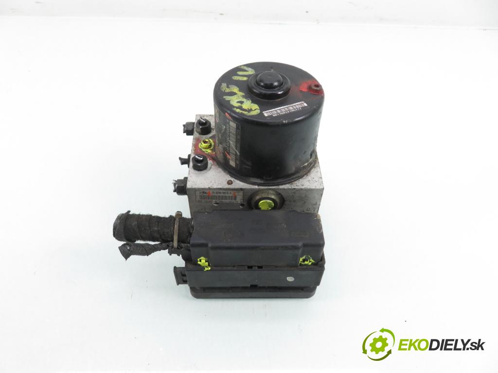 VW GOLF IV (1J1) HB 2001 66,00 1.9 TDI 90 - ALH 1896,00 pumpa ABS 1C0907379E ; 10096003133 ; 1J0614517E (Pumpa ABS)