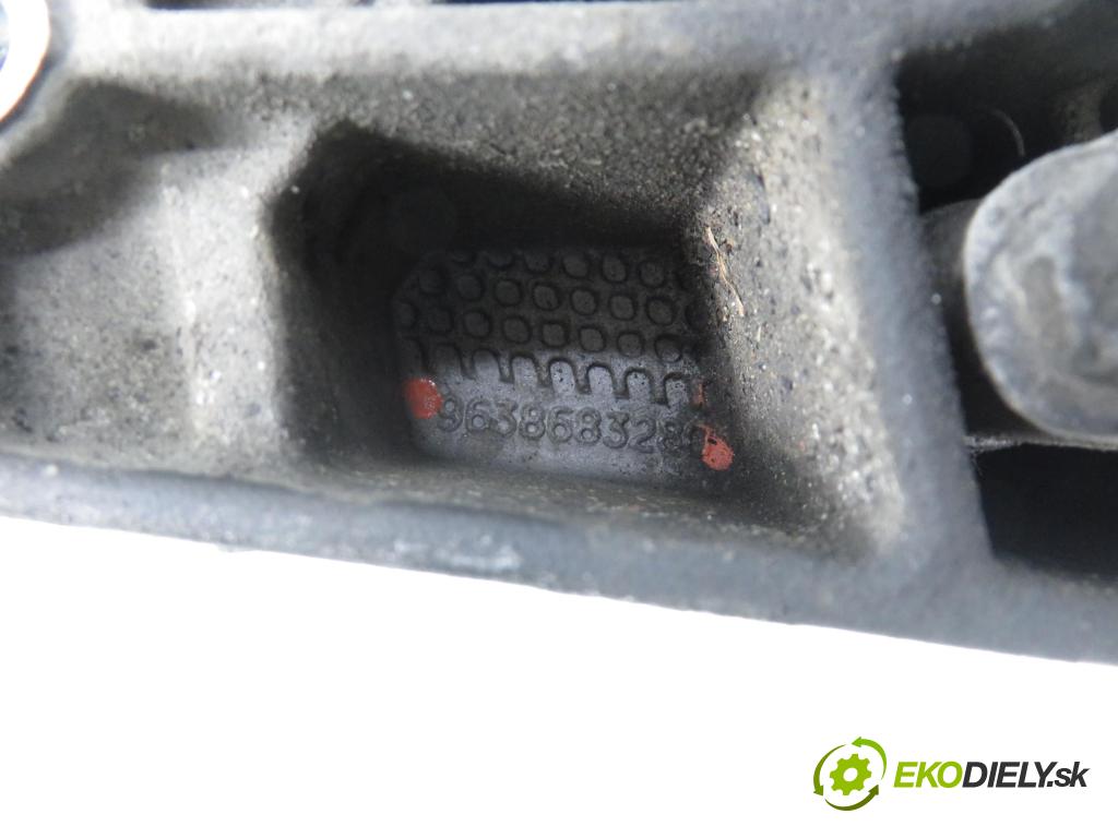 PEUGEOT 206 liftback (2A/C) HB 2003 55,00 1.4 75 - KFW 1360,00 uchycení alternátora 9649103280