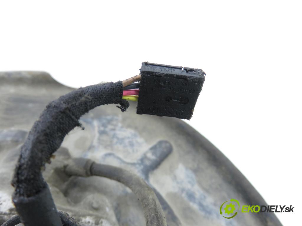 AUDI A4 (8E2, B6) SEDAN 2003 132,00 2.5 TDI V6 180 quattro - AKE 2496,00 náboj PP ABS