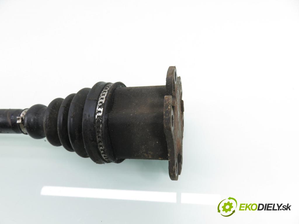 AUDI A4 (8E2, B6) SEDAN 2003 132,00 2.5 TDI V6 180 quattro - AKE 2496,00 poloos PP 8E0407272S