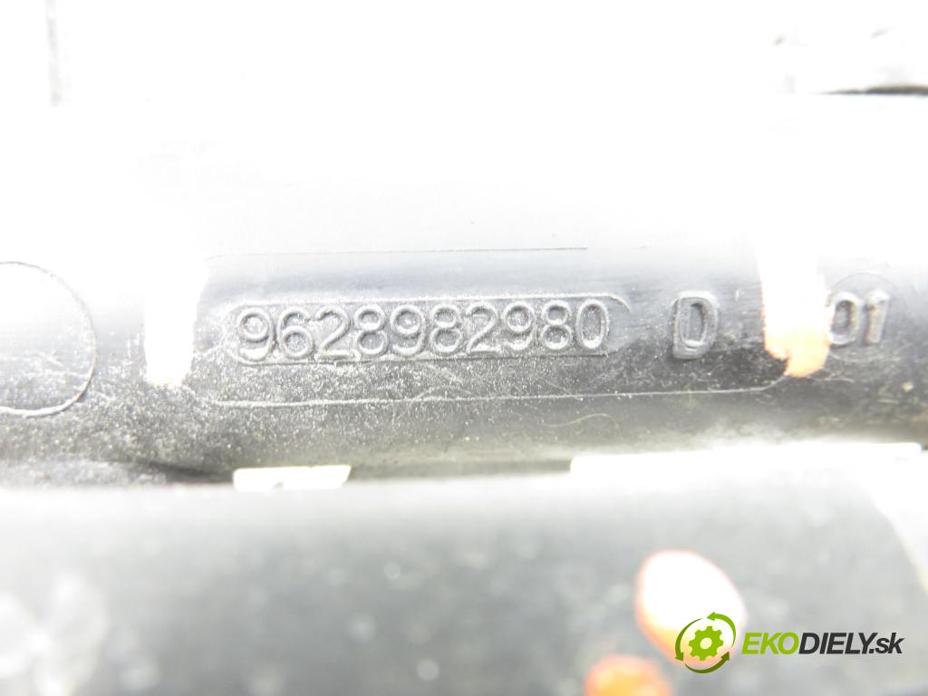 PEUGEOT 206 liftback (2A/C) HB 2003 55,00 1.4 75 - KFW 1360,00 lišta vstřikovací 9628982980D (Vstřikovací lišta)