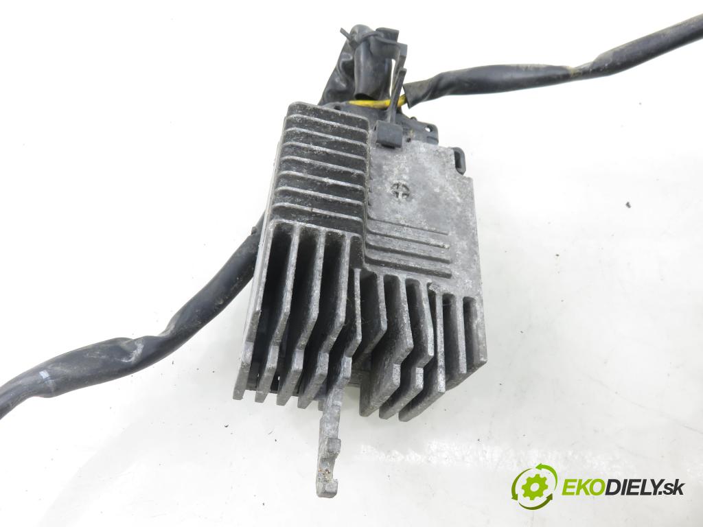 AUDI A4 (8E2, B6) SEDAN 2003 132,00 2.5 TDI V6 180 quattro - AKE 2496,00 ventilátor chladič PODNEBÍ / VODA 8E0121205T ; 8E0959501F