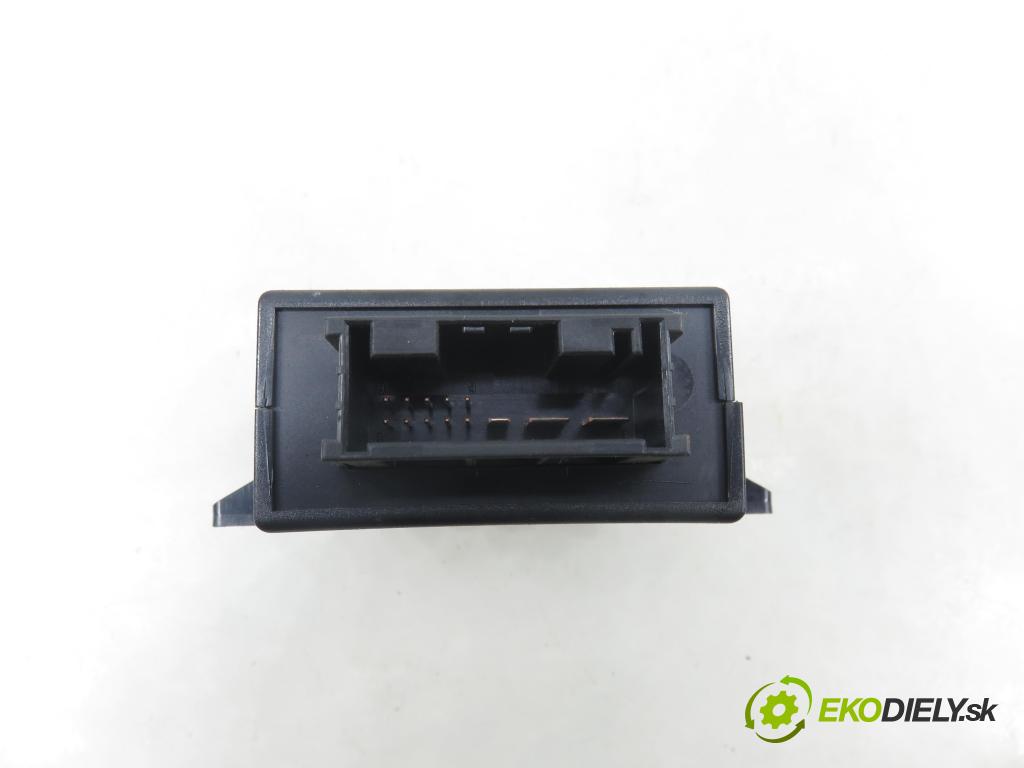 BMW 5 (E39) SEDAN 1997 110,00 520 i 150 - M52 B20 (206S3) 1991,00 MODUL immobilizera 8371351