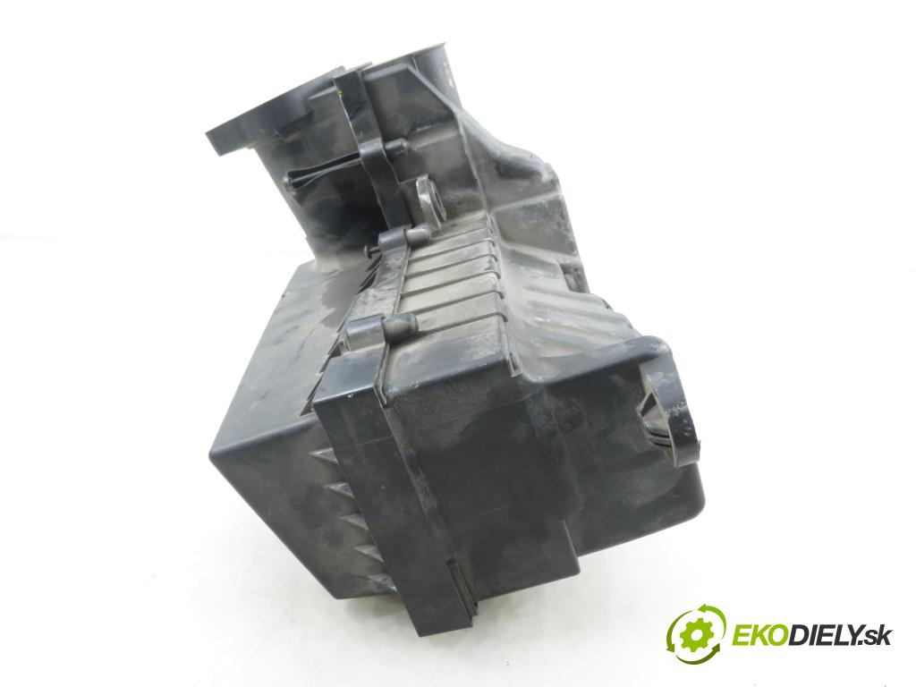 VW TOURAN (1T1, 1T2) MINIVAN 2004 74,00 1.9 TDI PD 100 - AVQ 1896,00 Obal filtra vzduchu 1K0129620D ; 1K0129607K ; 1K0129601S (Obal vzduchového filtra)