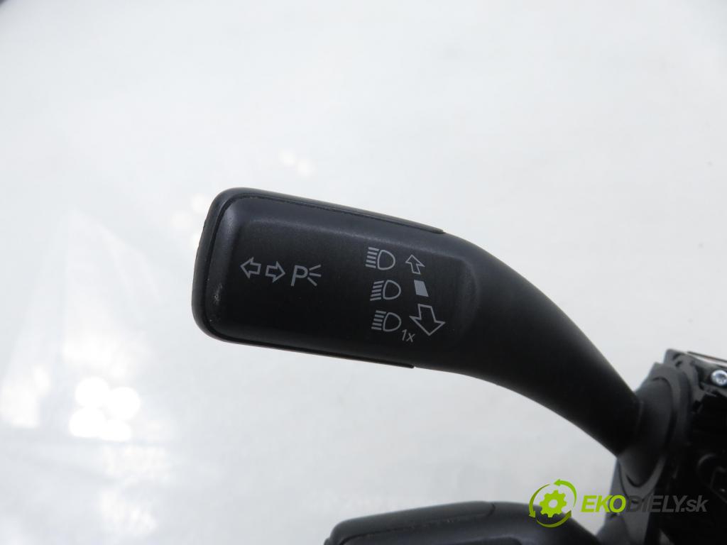 AUDI A4 Avant (8K5, B8) KOMBI 2008 100,00 2.0 TDI - CAGB 1968,00 páčka/prepínač 8K0953502BK ; 8K0953568F