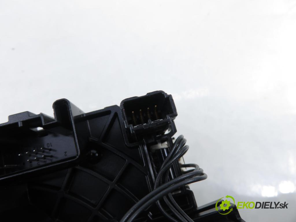 AUDI A4 Avant (8K5, B8) KOMBI 2008 100,00 2.0 TDI - CAGB 1968,00 páčka/prepínač 8K0953502BK ; 8K0953568F