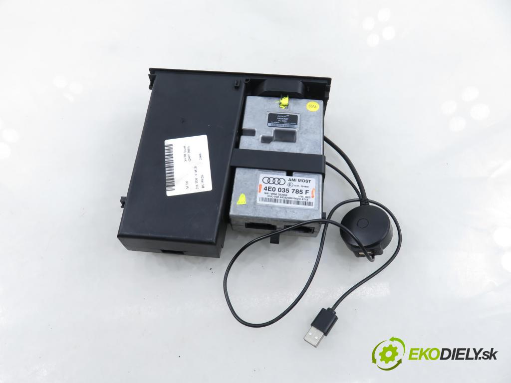 AUDI A4 Avant (8K5, B8) KOMBI 2008 100,00 2.0 TDI - CAGB 1968,00 měnič CD 4E0035785F