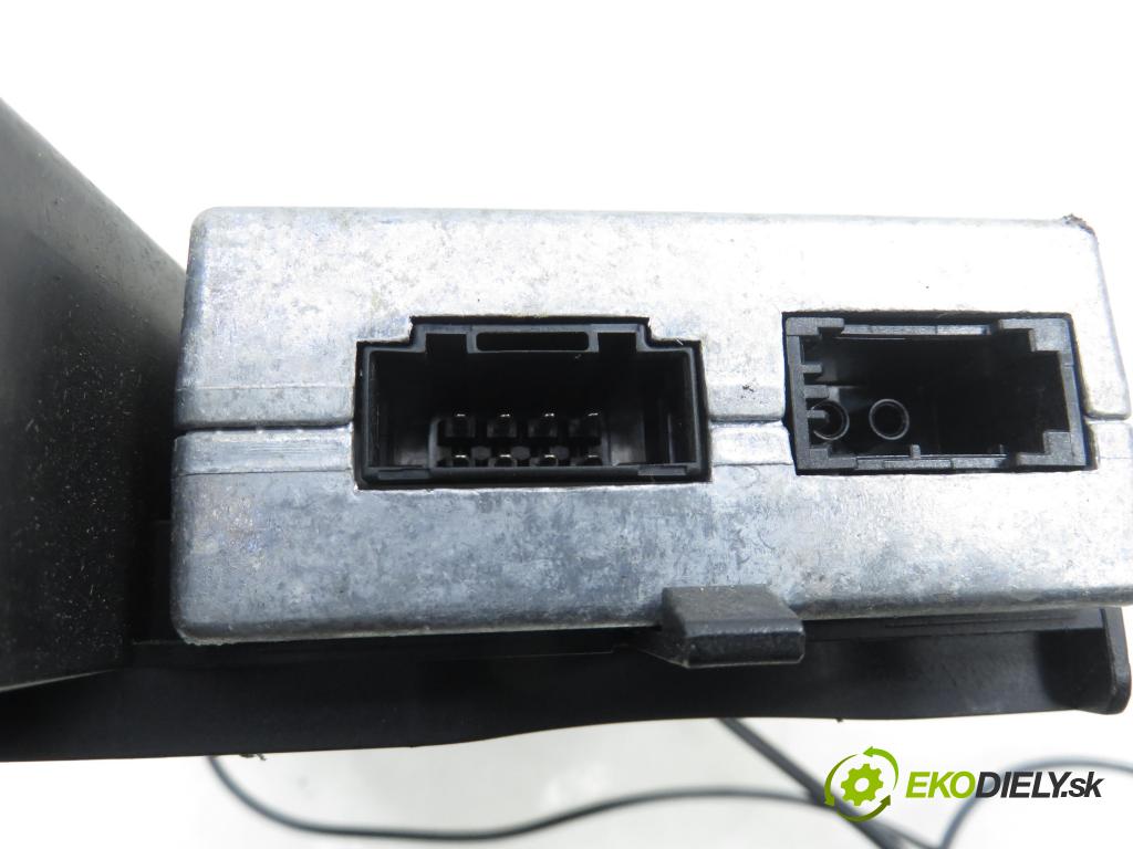 AUDI A4 Avant (8K5, B8) KOMBI 2008 100,00 2.0 TDI - CAGB 1968,00 měnič CD 4E0035785F