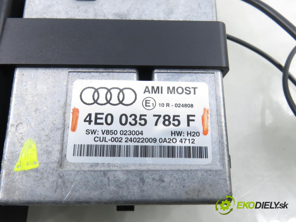 AUDI A4 Avant (8K5, B8) KOMBI 2008 100,00 2.0 TDI - CAGB 1968,00 měnič CD 4E0035785F