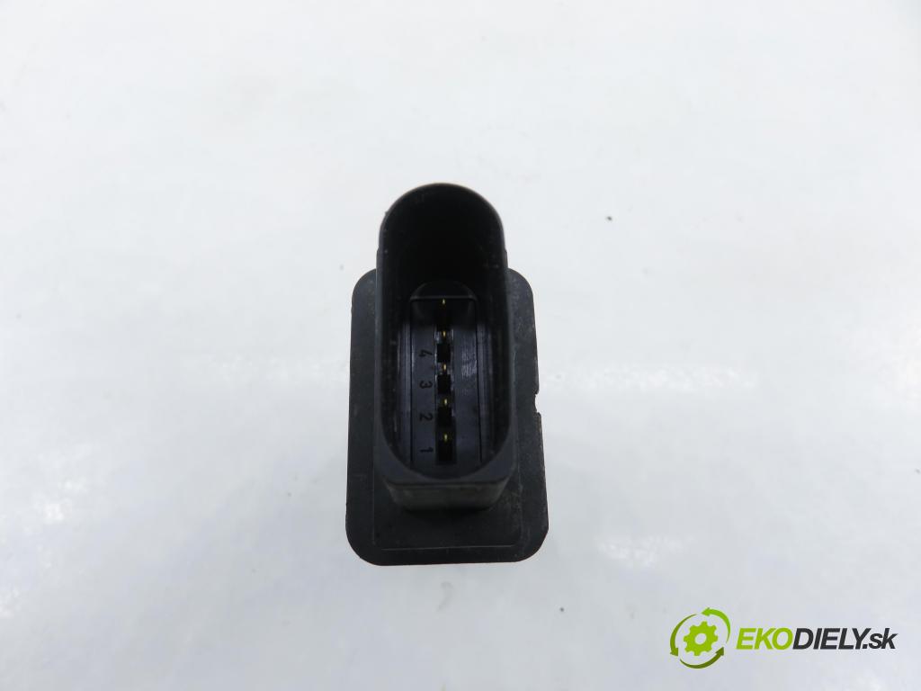 AUDI A4 Avant (8K5, B8) KOMBI 2008 100,00 2.0 TDI - CAGB 1968,00 váha vzduchu vzduchu F00C2G7316