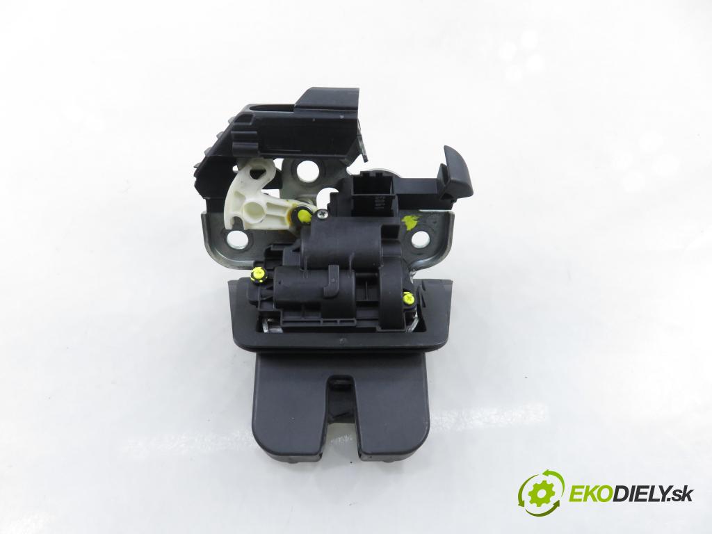 AUDI A4 Avant (8K5, B8) KOMBI 2008 100,00 2.0 TDI - CAGB 1968,00 zámok dverí kufor EL. 