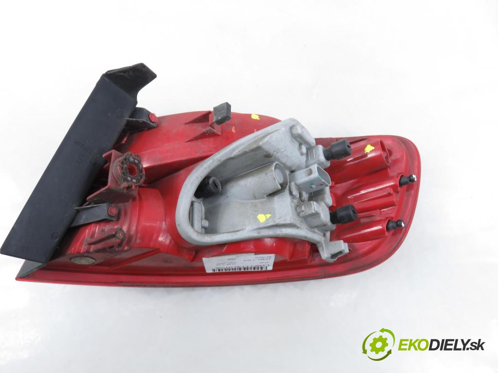 AUDI A4 Avant (8K5, B8) KOMBI 2008 100,00 2.0 TDI - CAGB 1968,00 Svetlo ľavé zadné 219701