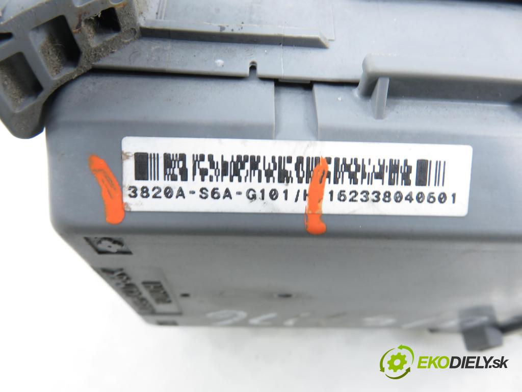 HONDA CIVIC VII Hatchback (EU, EP, EV) HB 2001 66,00 1.4 iS (EP1) 90 - D14Z6 1396,00 MODUL BSI 3820AS6AG101