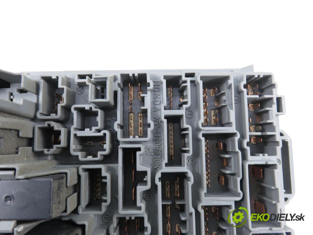 HONDA CIVIC VII Hatchback (EU, EP, EV) HB 2001 66,00 1.4 iS (EP1) 90 - D14Z6 1396,00 MODUL BSI 3820AS6AG101