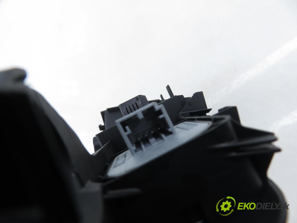 AUDI A4 Avant (8K5, B8) KOMBI 2008 100,00 2.0 TDI - CAGB 1968,00 Panel ovládaní oken 8K1867171D