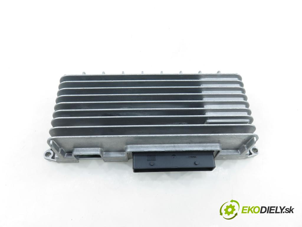 AUDI A4 Avant (8K5, B8) KOMBI 2008 100,00 2.0 TDI - CAGB 1968,00 Zosilňovač 8T0035223AE ; 8T0035223R (Zosilňovač)