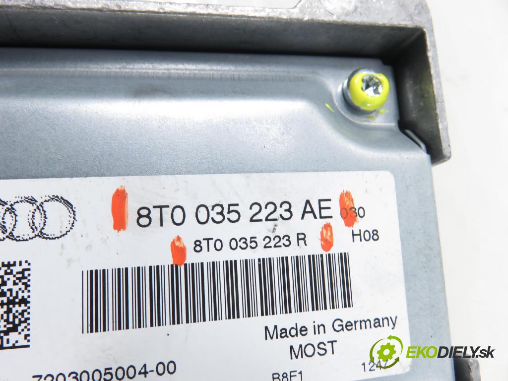 AUDI A4 Avant (8K5, B8) KOMBI 2008 100,00 2.0 TDI - CAGB 1968,00 Zosilňovač 8T0035223AE ; 8T0035223R (Zosilňovač)