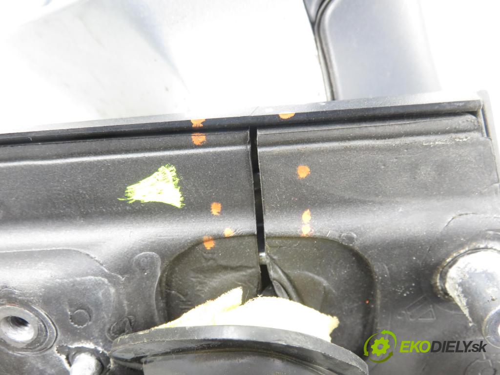 AUDI A4 Avant (8K5, B8) KOMBI 2008 100,00 2.0 TDI - CAGB 1968,00 zpětné zrcátko