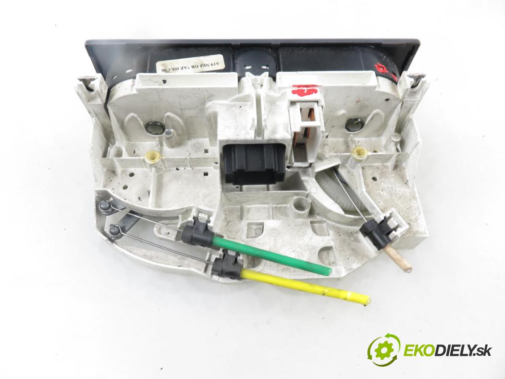 VW GOLF IV (1J1) HB 2003 74,00 1.9 TDI PD 101 - AXR 1896,00 Panel topení KLIMATIZACE: 1J0820045F