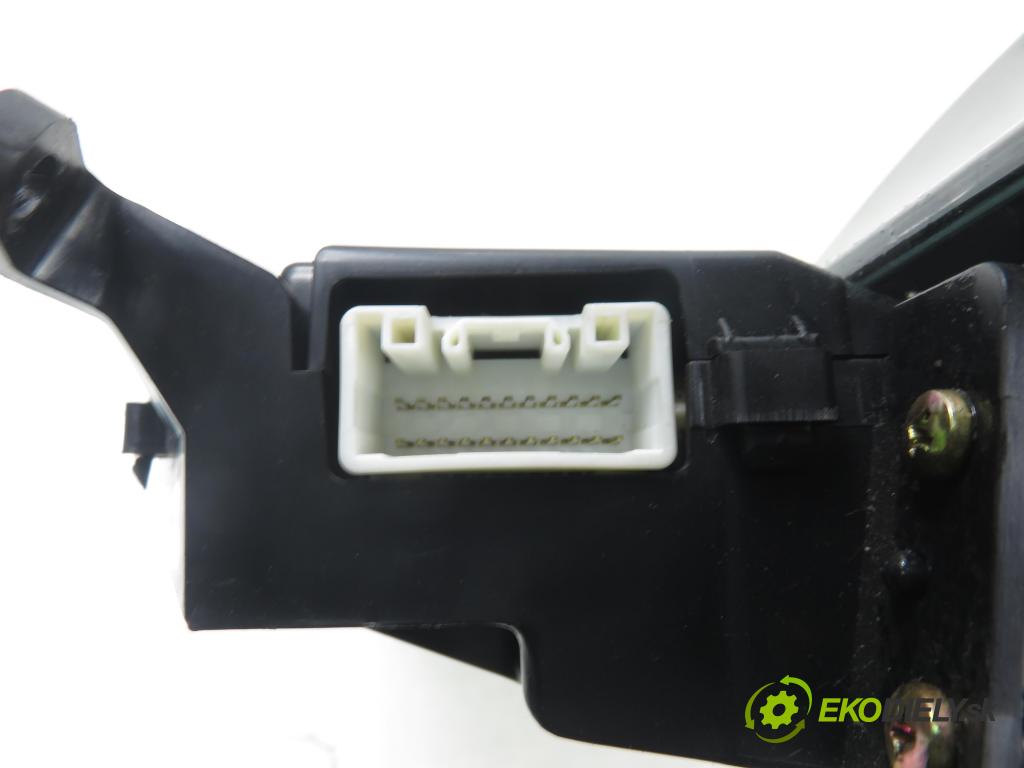 TOYOTA YARIS (_P1_) HB 2001 50,00 1.0 VVT- i 68 - 1SZ-FE 998,00 Prístrojovka elektrický 8380052610 ; 4573000890