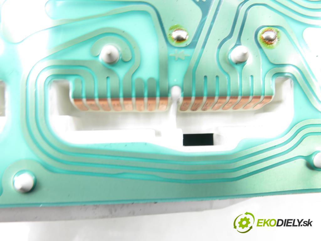 TOYOTA YARIS (_P1_) HB 2001 50,00 1.0 VVT- i 68 - 1SZ-FE 998,00 Prístrojovka elektrický 8380052610 ; 4573000890