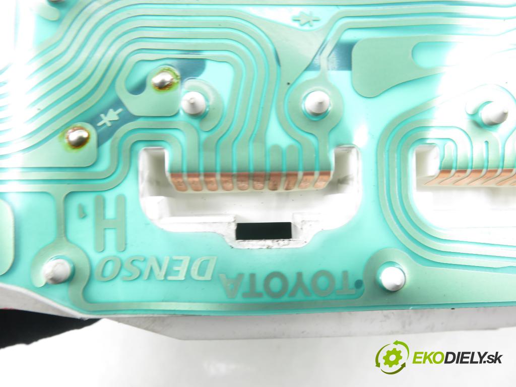 TOYOTA YARIS (_P1_) HB 2001 50,00 1.0 VVT- i 68 - 1SZ-FE 998,00 Prístrojovka elektrický 8380052610 ; 4573000890