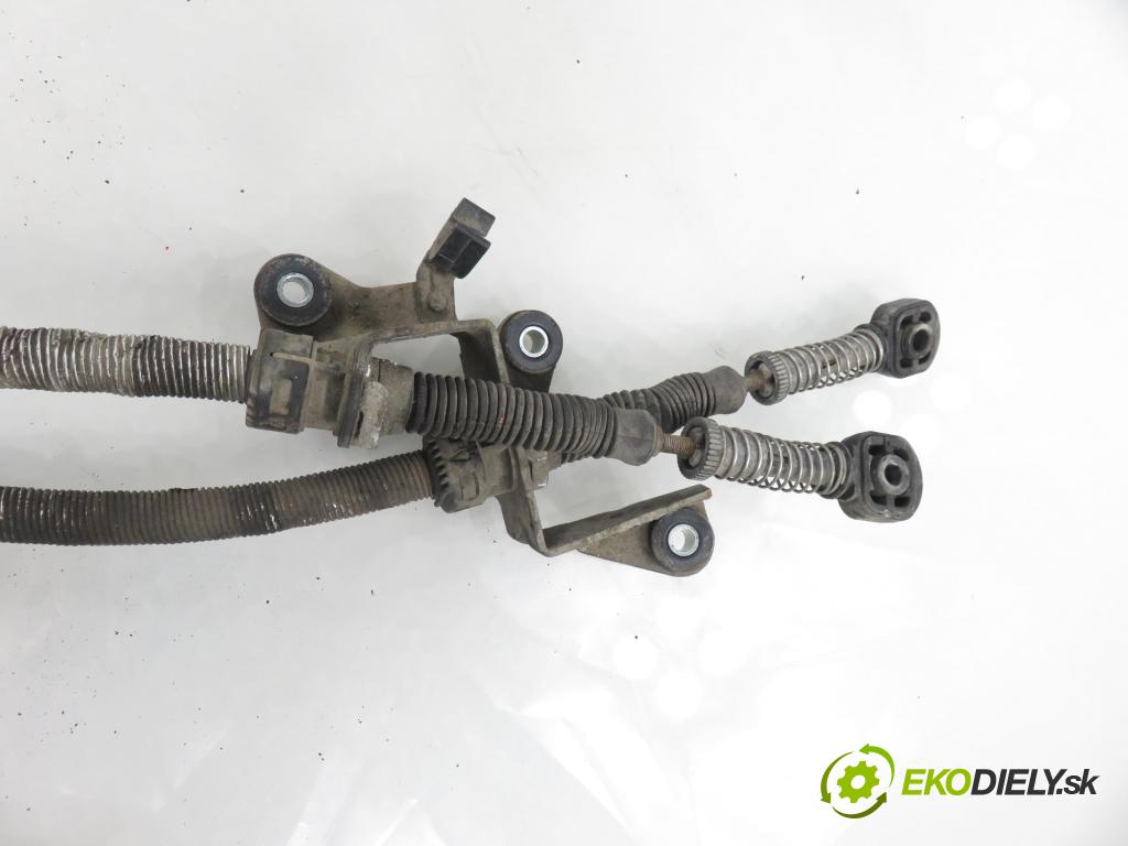 VW GOLF IV (1J1) HB 2003 74,00 1.9 TDI PD 101 - AXR 1896,00 ZVEDÁK: 1J0711265K