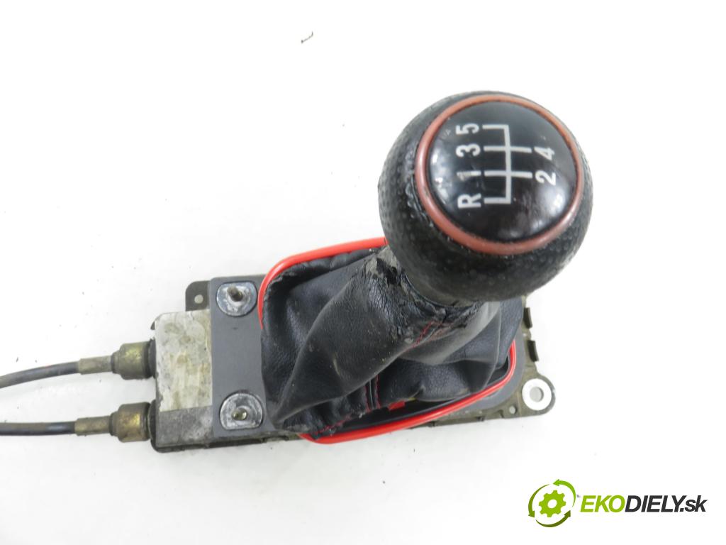 VW GOLF IV (1J1) HB 2001 66,00 1.9 TDI 90 - ALH 1896,00 ZVEDÁK: 1J0711266E