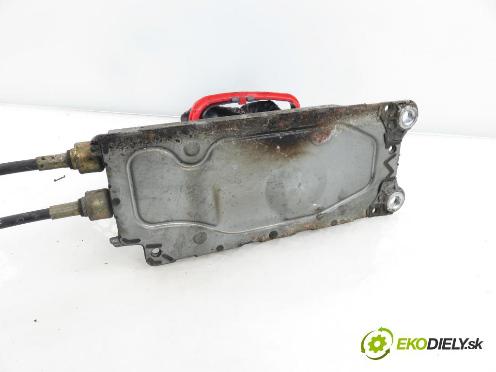 VW GOLF IV (1J1) HB 2001 66,00 1.9 TDI 90 - ALH 1896,00 ZVEDÁK: 1J0711266E