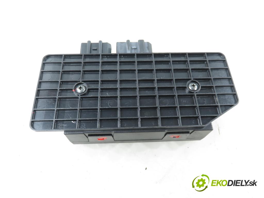 VW PASSAT B5.5 Variant (3B6) KOMBI 2003 96,00 1.9 TDI PD 130 - AVF 1896,00 MODUL komfortu 1C0959799B