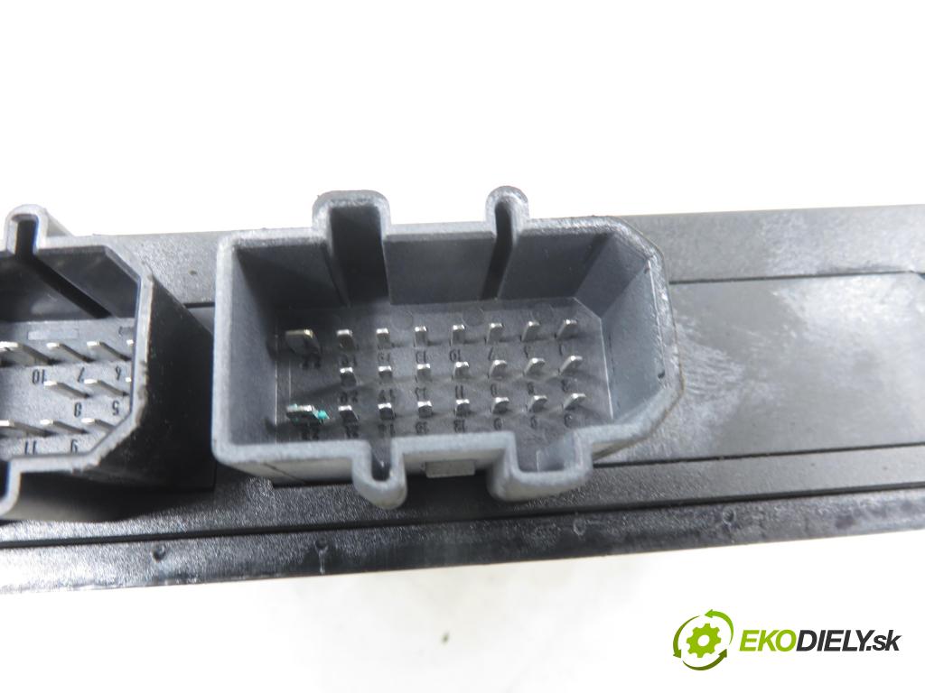 VW PASSAT B5.5 Variant (3B6) KOMBI 2003 96,00 1.9 TDI PD 130 - AVF 1896,00 MODUL komfortu 1C0959799B