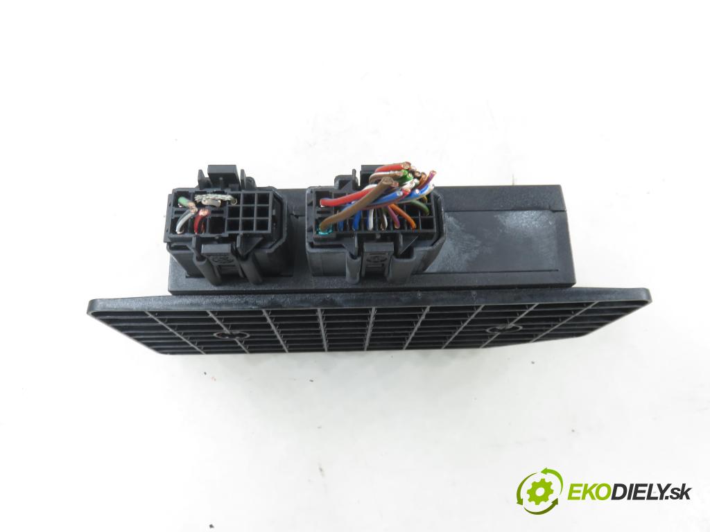 VW PASSAT B5.5 Variant (3B6) KOMBI 2003 96,00 1.9 TDI PD 130 - AVF 1896,00 MODUL komfortu 1C0959799B