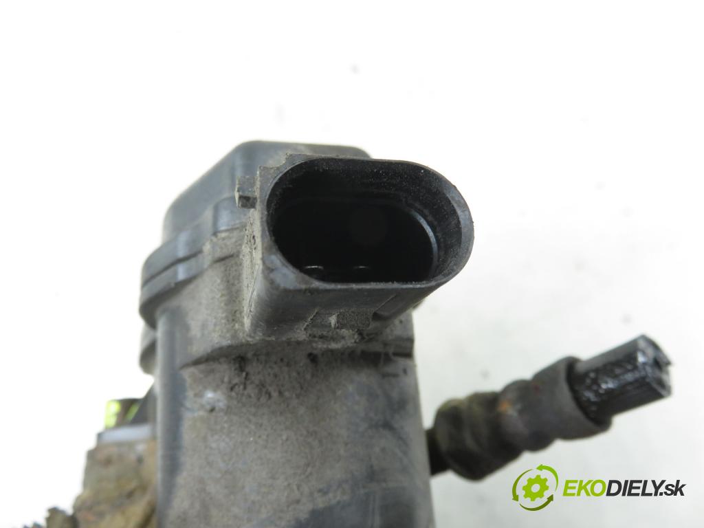 AUDI A4 Avant (8K5, B8) KOMBI 2008 100,00 2.0 TDI - CAGB 1968,00 brzdič třmen LT 32335478