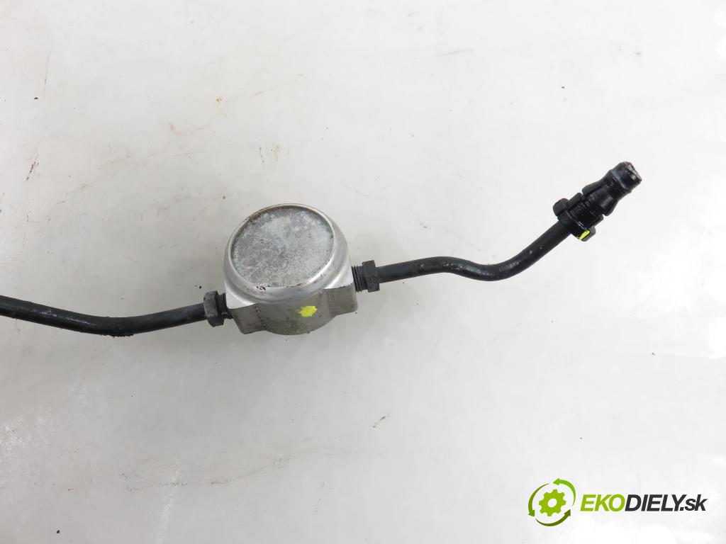 AUDI A4 Avant (8K5, B8) KOMBI 2008 100,00 2.0 TDI - CAGB 1968,00 trubka vypínacího ložiska 8K0721477B