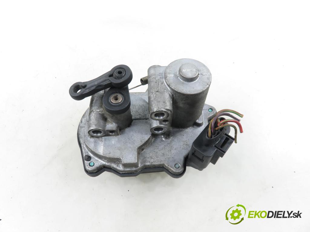 VW PASSAT B6 Variant (3C5) KOMBI 2009 125,00 2.0 TDI - CBBB 1968,00 Nastavovač zvod, potrubie A2C92454100 ; A2C59506246 (Motorček ostatné)