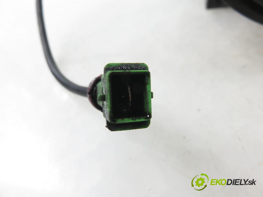 AUDI A4 (8D2, B5) KOMBI 1998 81,00 1.9 TDI 110 - AFN 1896,00 KOMPRESOR: klimatizace 5062310500 ; 8D0260805D ; 5060310780 (Kompresor klimatizace)