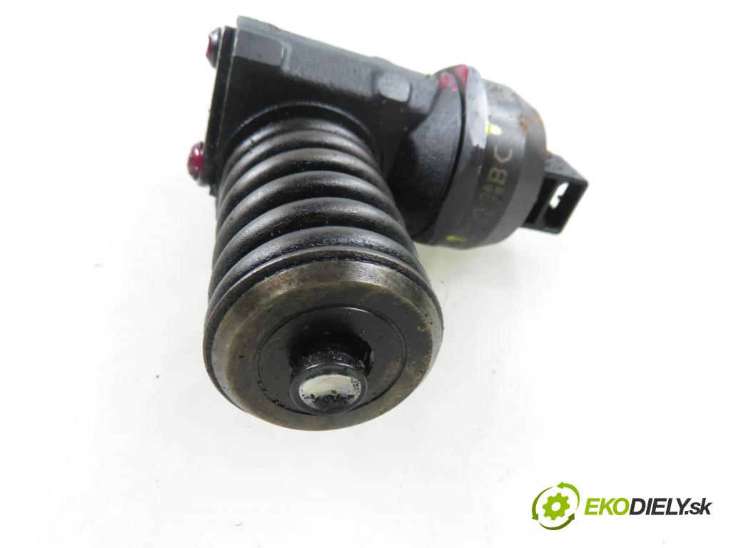 VW PASSAT B5.5 (3B3) SEDAN 2002 74,00 1.9 TDI PD 101 - AVB 1896,00 Vstrekovač 038130073AJ ; 04147320037 (Vstrekovač paliva)