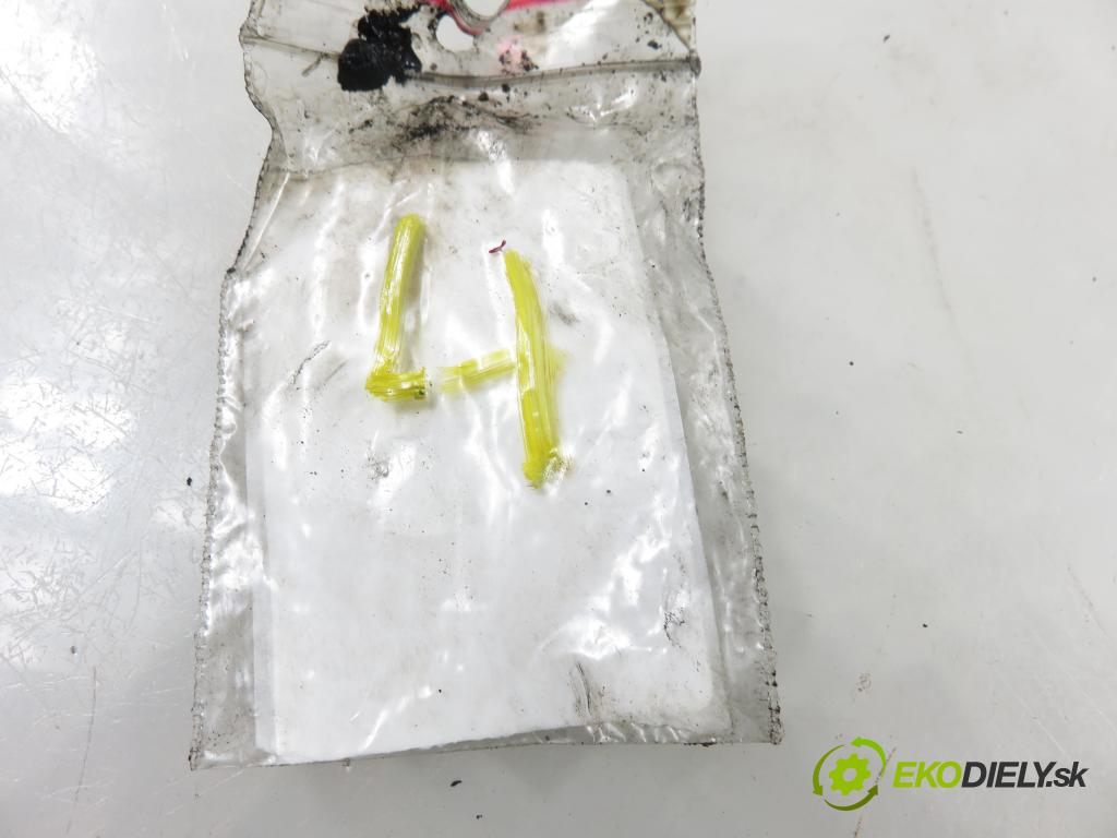 MITSUBISHI OUTLANDER II (CW_W) SUV 2009 103,00 2.0 DI-D 140 - BSY (Volkswagen Group) 1968,00 Vstrekovač 03G130073G ; 0414720404 (Vstrekovač paliva)