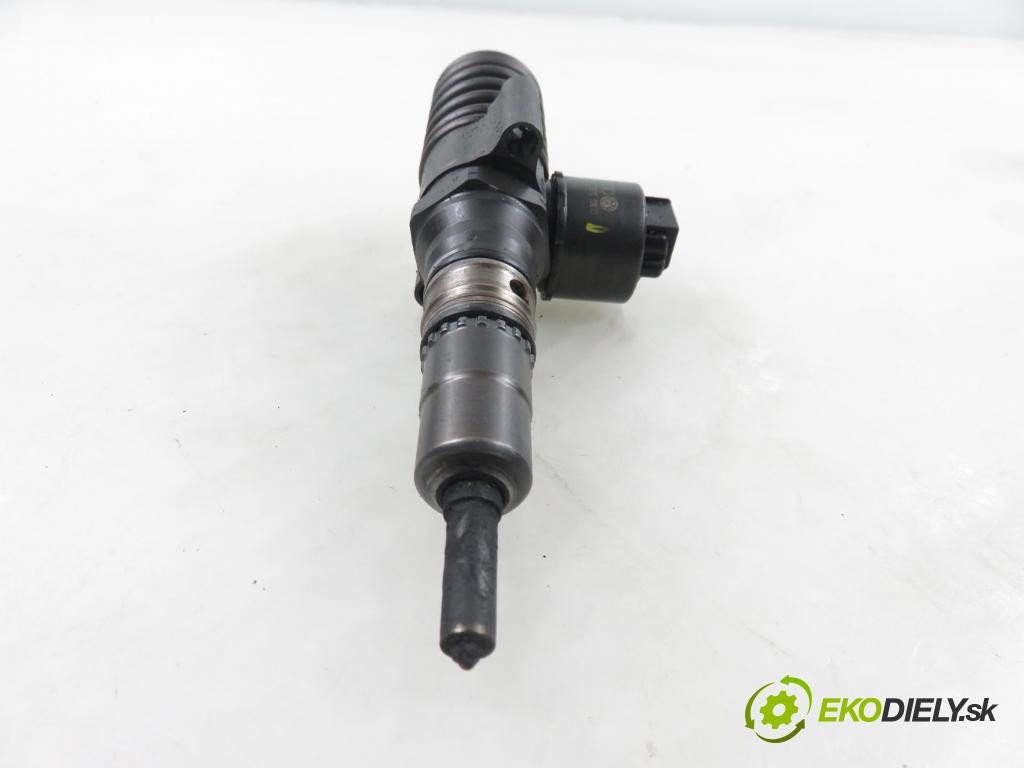 MITSUBISHI OUTLANDER II (CW_W) SUV 2009 103,00 2.0 DI-D 140 - BSY (Volkswagen Group) 1968,00 Vstrekovač 03G130073G ; 0414720404 (Vstrekovač paliva)