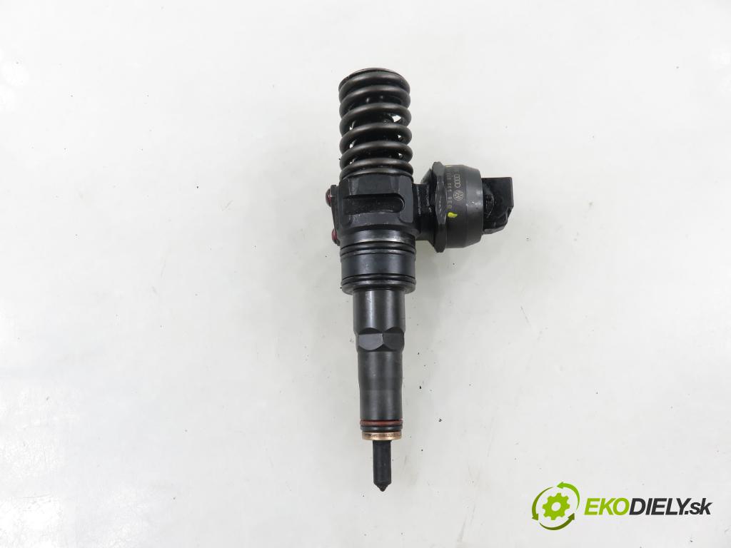 VW PASSAT B5.5 (3B3) SEDAN 2002 74,00 1.9 TDI PD 101 - AVB 1896,00 Vstrekovač 038130073AJ ; 0414720037 (Vstrekovač paliva)