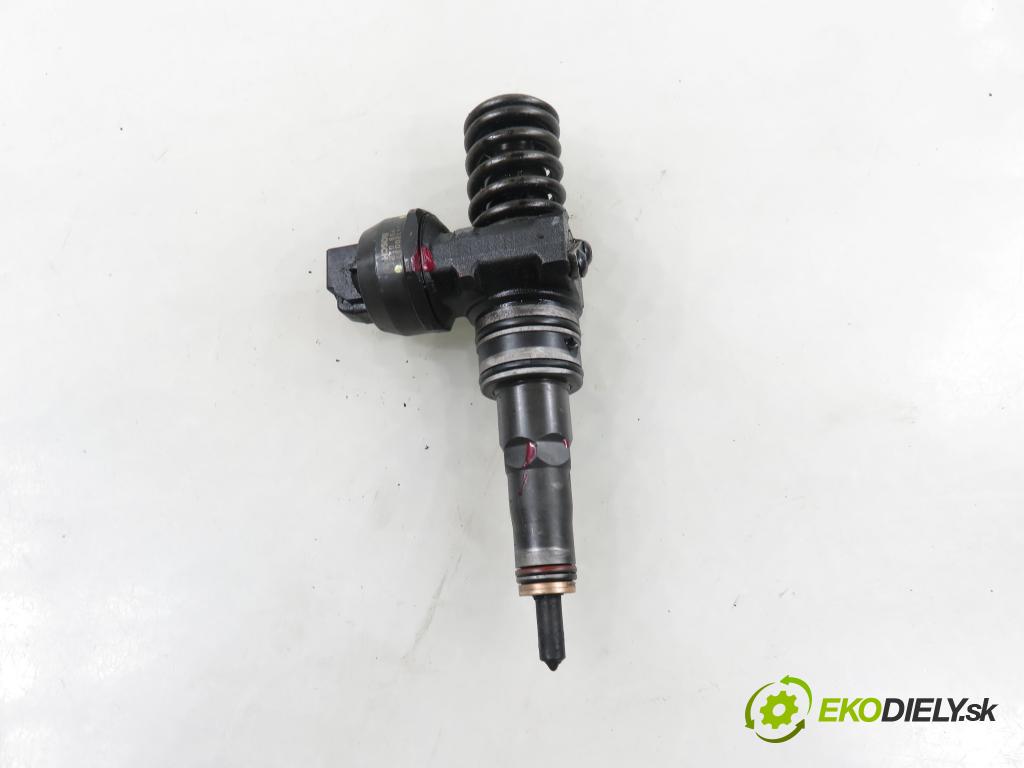 VW PASSAT B5.5 (3B3) SEDAN 2002 74,00 1.9 TDI PD 101 - AVB 1896,00 Vstrekovač 038130073AJ ; 0414720037 (Vstrekovač paliva)