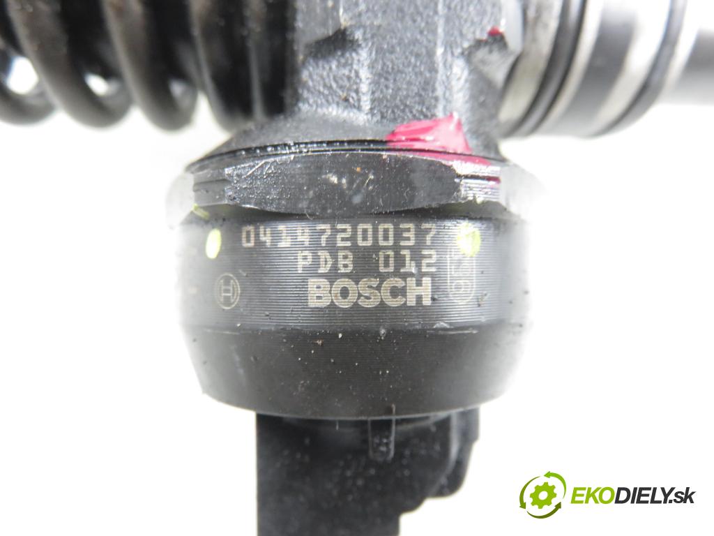 VW PASSAT B5.5 (3B3) SEDAN 2002 74,00 1.9 TDI PD 101 - AVB 1896,00 Vstrekovač 038130073AJ ; 0414720037 (Vstrekovač paliva)