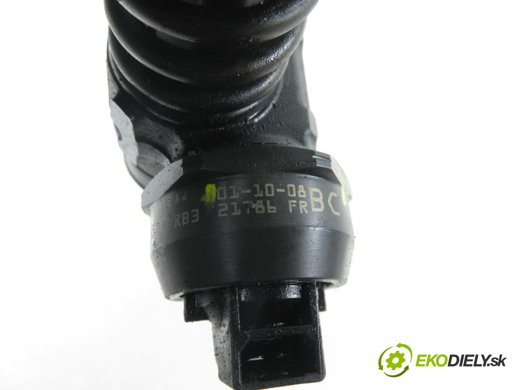 VW PASSAT B5.5 (3B3) SEDAN 2002 74,00 1.9 TDI PD 101 - AVB 1896,00 Vstrekovač 038130073AJ ; 0414720037 (Vstrekovač paliva)