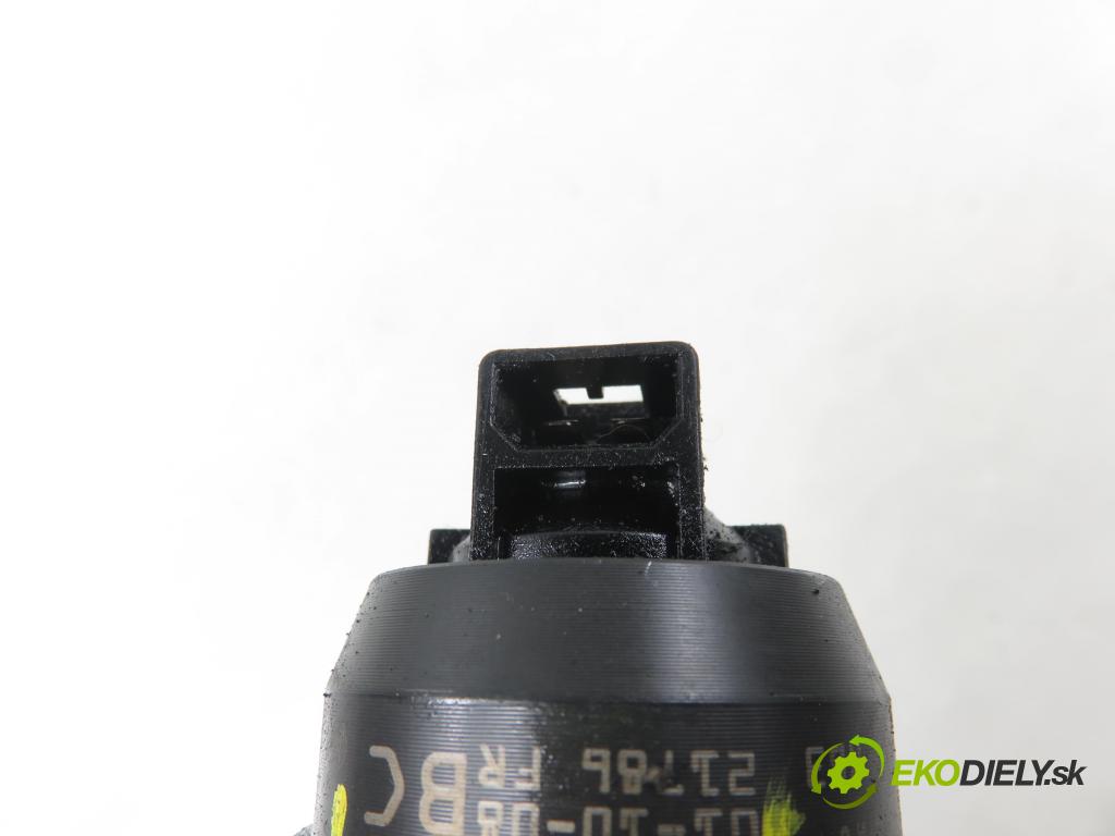 VW PASSAT B5.5 (3B3) SEDAN 2002 74,00 1.9 TDI PD 101 - AVB 1896,00 Vstrekovač 038130073AJ ; 0414720037 (Vstrekovač paliva)